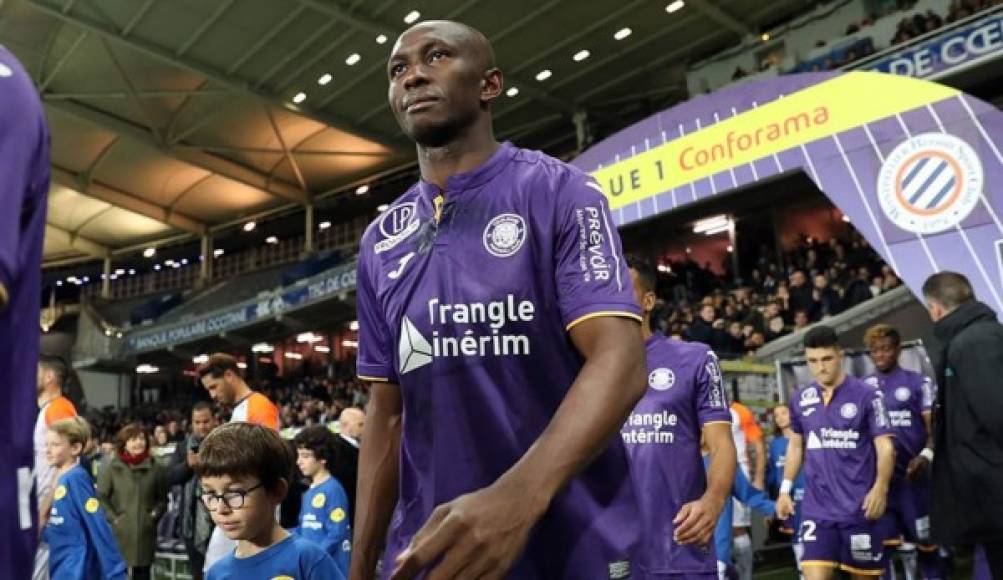 Stéphane Mbia, exjugador del Marsella y Sevilla, anunció que se va del Toulouse, equipo en el que ha estado solo seis meses. En este tiempo ha jugado tan solo cinco partidos.