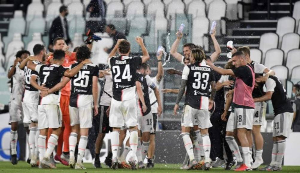 La Juventus se proclamó campeona de la Serie A por noveno año consecutivo y por 36ª vez en su historia, gracias a su triunfo 2-0 sobre la Sampdoria.