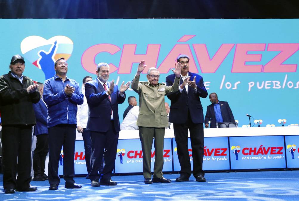 Ortega, Mel Zelaya y Evo rinden homenaje a Hugo Chávez en décimo aniversario de su muerte