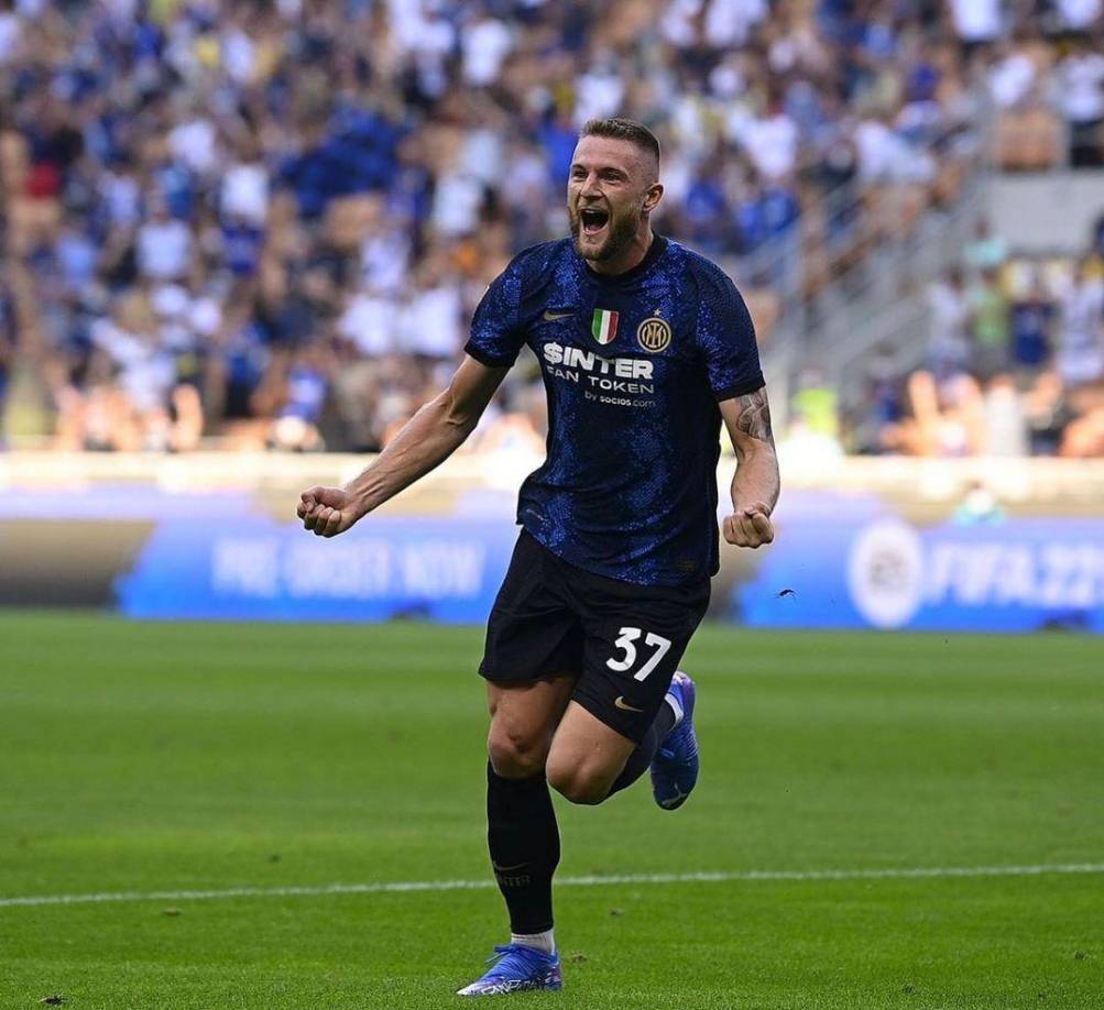 Milan Škriniar no juega desde el pasado mes de marzo debido a una lesión, pero se reporta listo para su aventura en el PSG: “Jugaré en el París Saint Germain, quiero ayudar al equipo”, confesó hace unos días atrás.