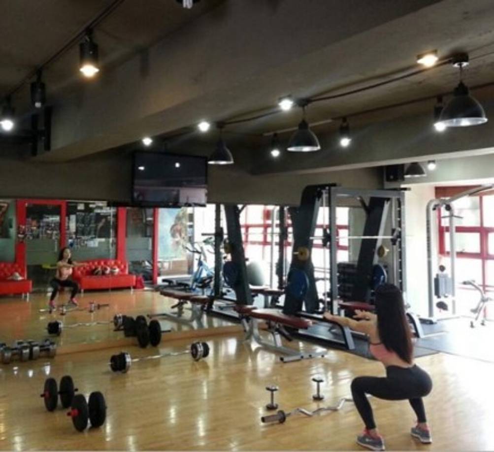 La modelo insta a las mujeres del mundo a ejercitarse para tener una mejor salud y tonificar sus cuerpos.