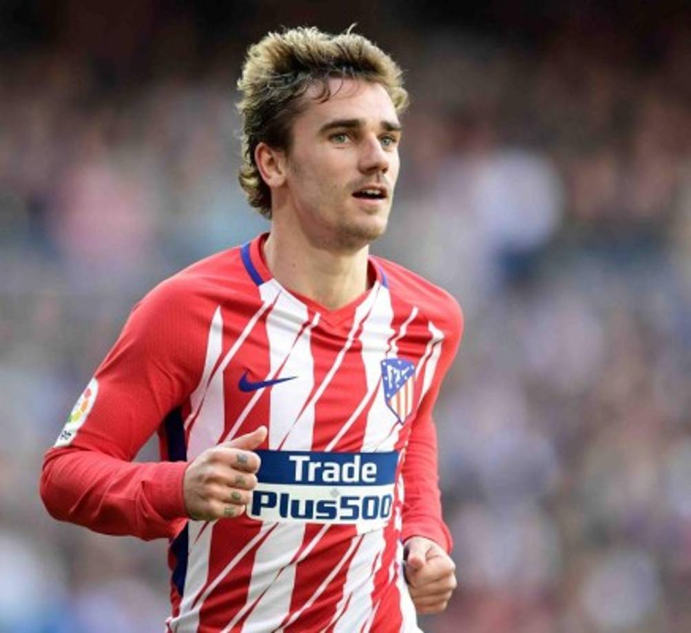 El delantero francés del Atletico de Madrid, Antoine Griezmann, ha desmentido su fichaje por el FC Barcelona, en el programa Teléfoot de la cadena francesa 'TF1'.<br/>'No sé de dónde vienen esas informaciones, pero yo no sé nada ', dijo.