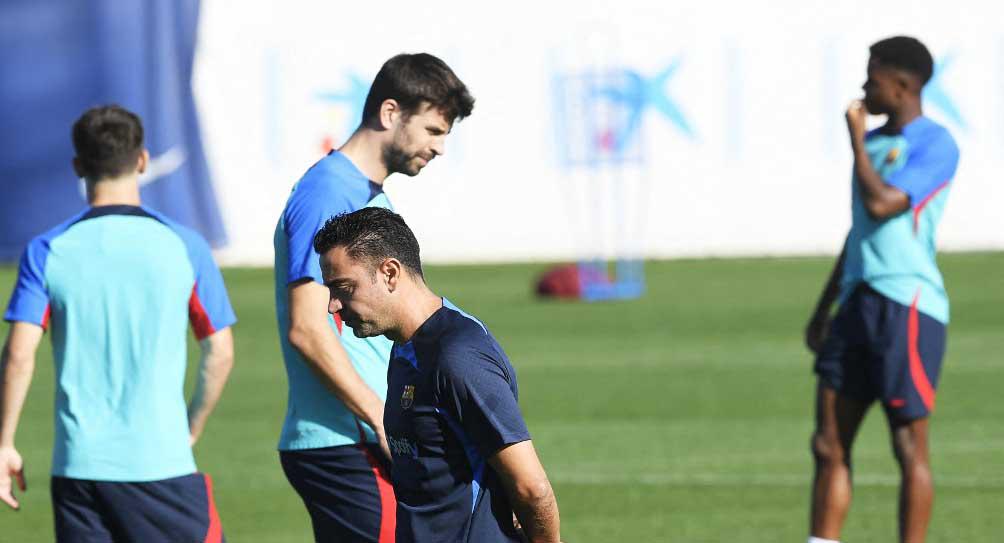 Gerard Piqué es “cortado” por Xavi para el clásico tras sus errores en la Champions