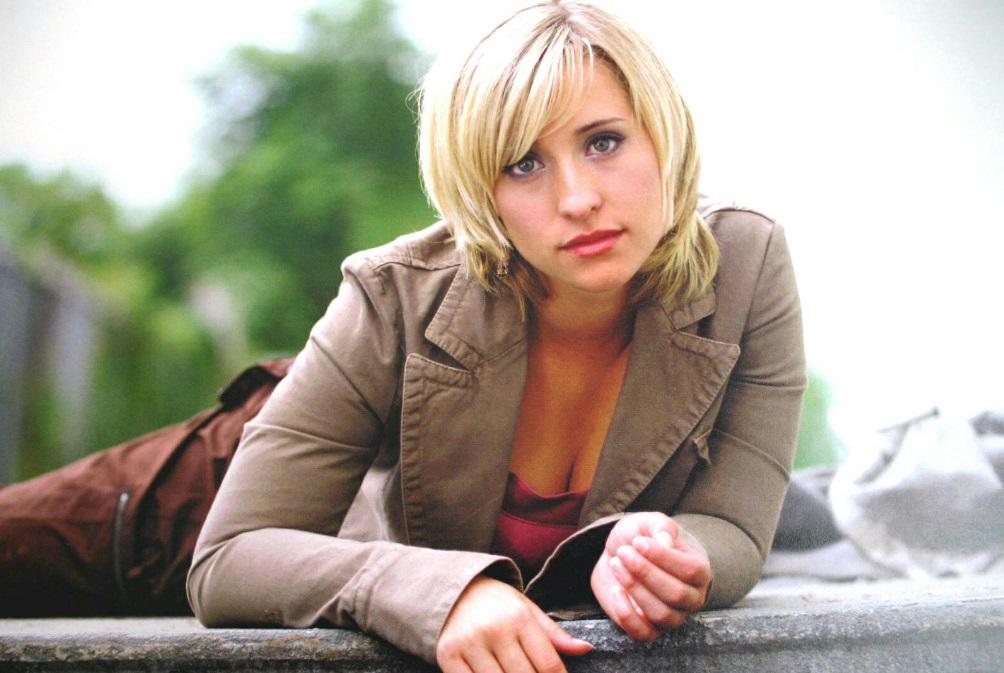 Allison Mack, actriz de “Smallville”, entra en prisión