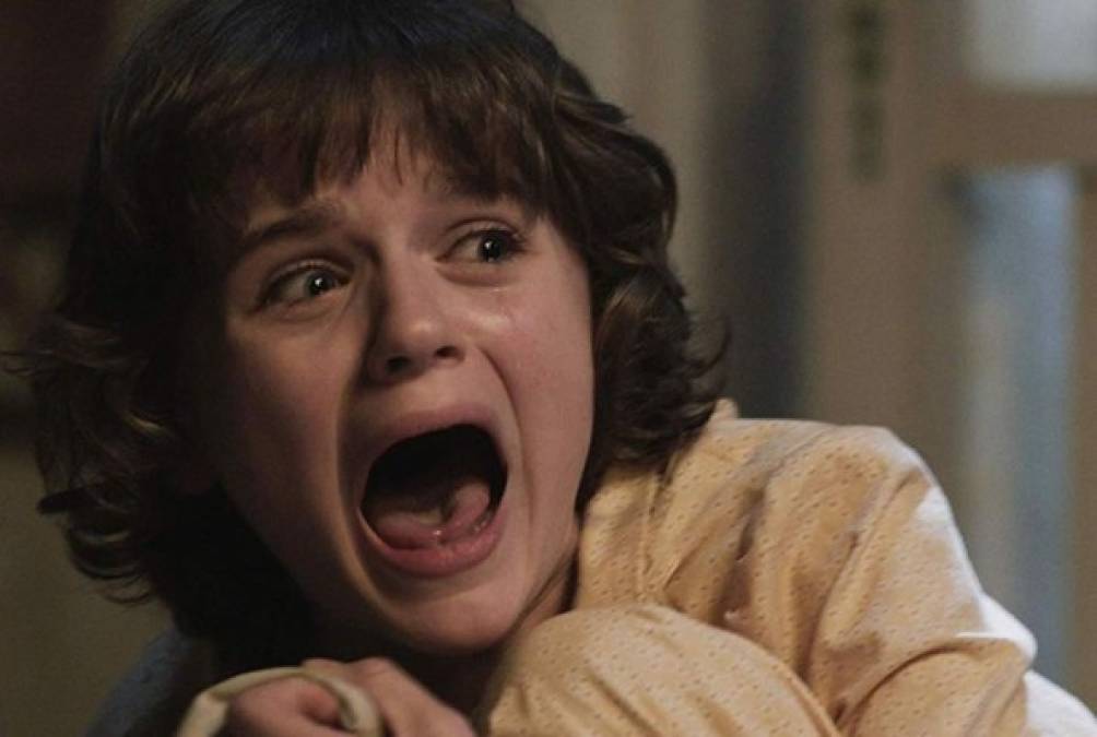 Joey King también actuó en la conocida película de terror 'El Conjuro'. En ella interpretó a una de las cinco hijas del matrimonio Perron.