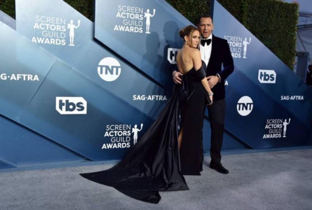 Jennifer López y Alex Rodríguez pusieron la sensualidad latina en la ceremonia de premios SAG.