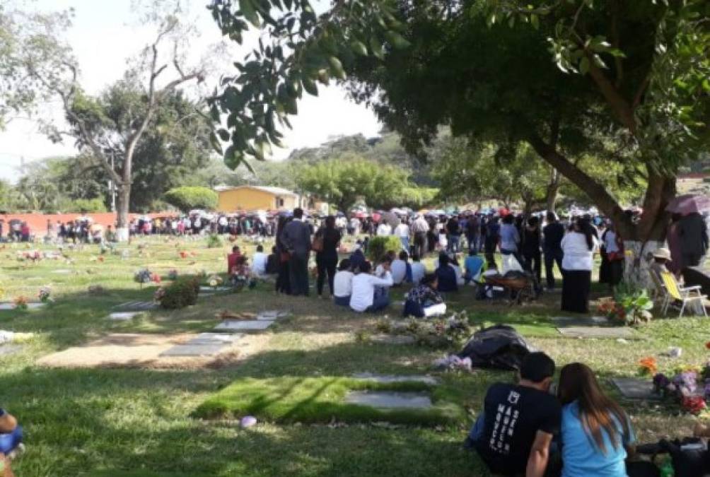 La Iglesia de Cristo Ebenezer está de luto por la muerte de Ninoska de Ponce, esposa del pastor German Ponce.