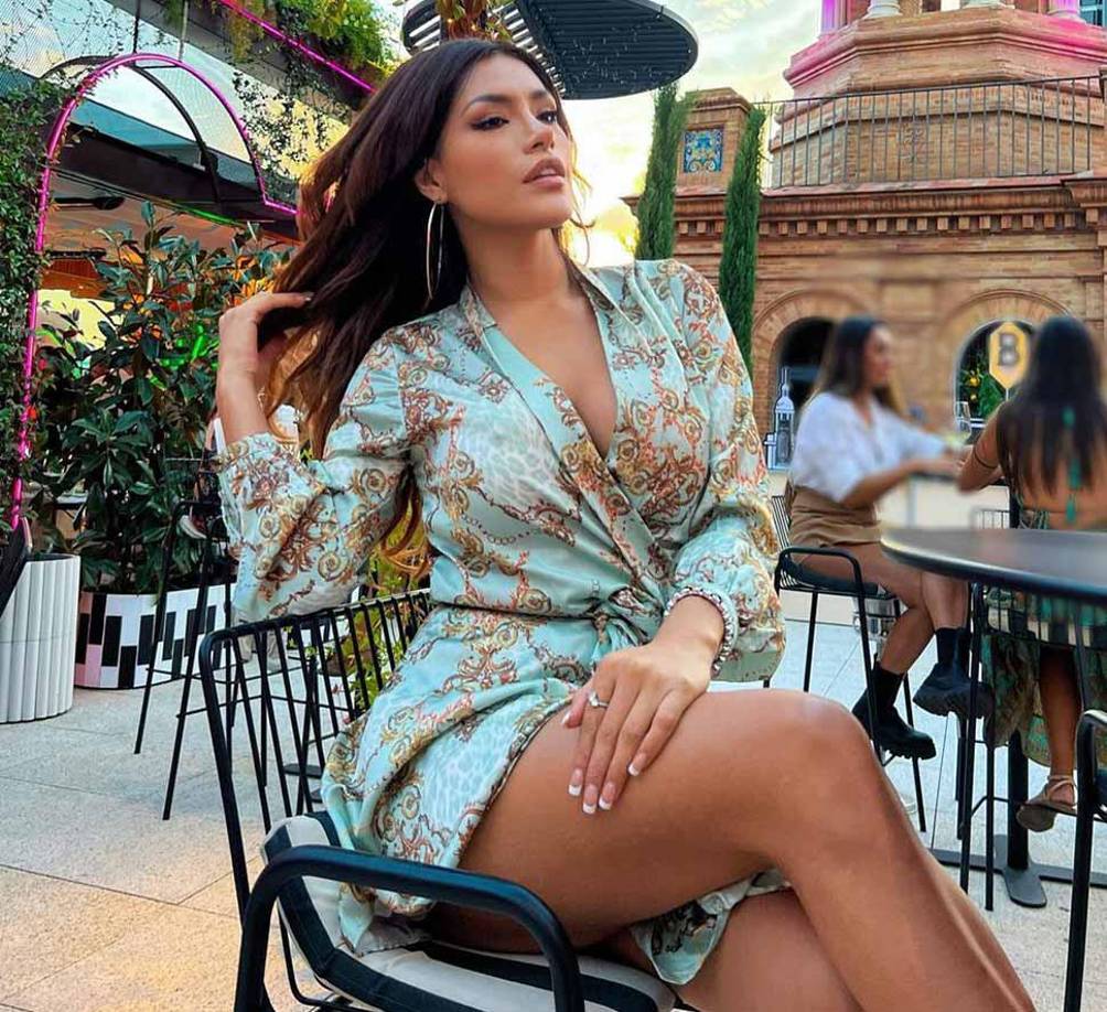 Durante su paso por la televisión española, inició una relación sentimental con Carlos Lozano, presentador de ‘Operación Triunfo’. Ellos terminaron su romance en el 2019 y, actualmente, no se le conoce una pareja.