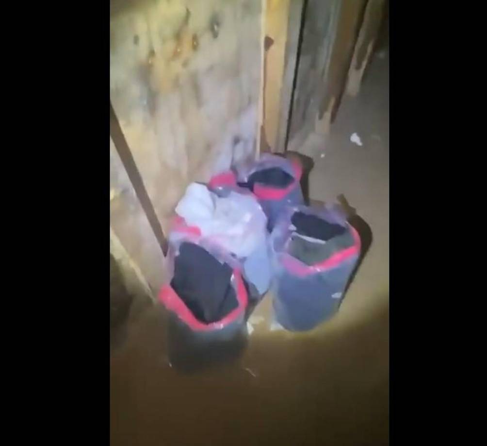 Según informes preliminares, la estructura fue localizada gracias a información proporcionada por un denunciante anónimo, lo que permitió a las autoridades desplegar equipos de búsqueda especializados.