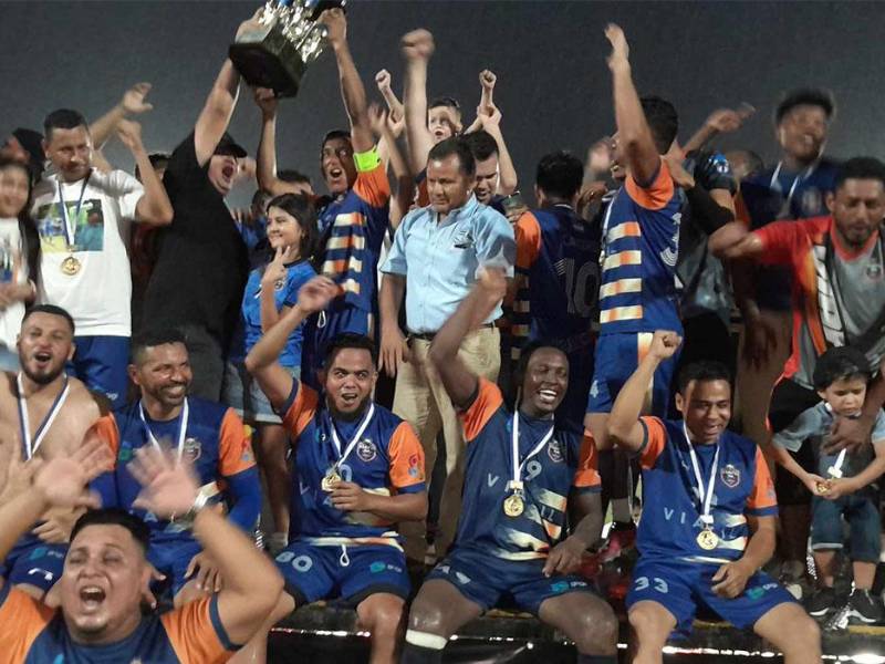 Viafil festejó por todo lo alto la conquista del título.