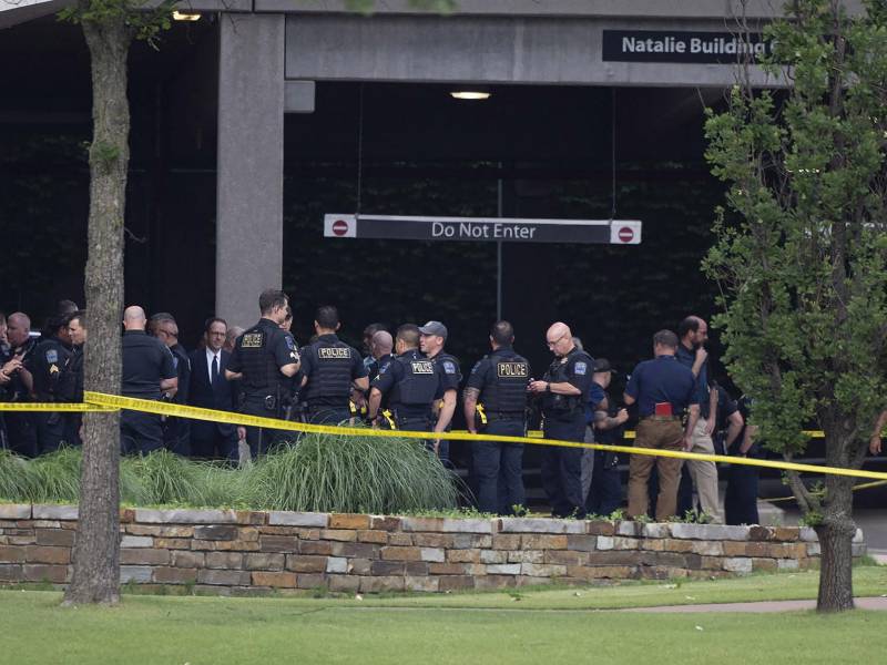 Las Fuerzas de Seguridad intentaron detener al tirador que se disparó a si mismo tras la llegada de la policía.
