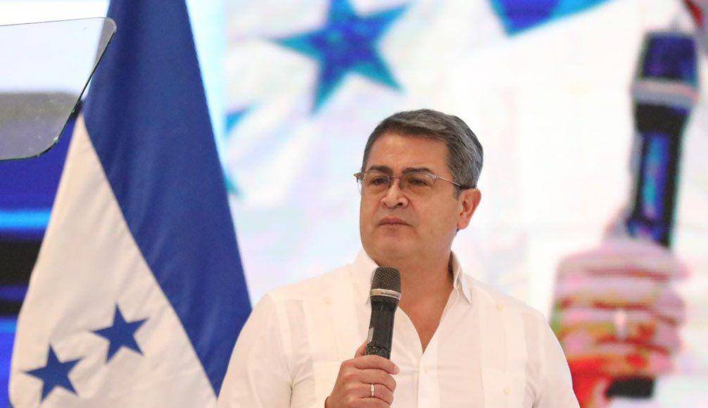 El exmandatario hondureño ha tomado un papel protagónico a su defensa, ya que utiliza un método de extensión de preguntas a sus abogados para el contrainterrogatorio de los testigos que presenta la Fiscalía.