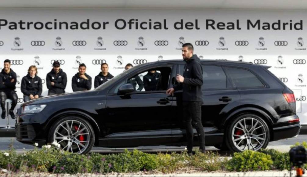 Kiko Casilla - El portero eligió un Audi SQ7 4.0 TDI 320 quattro tiptronic color negro Orca con un valor de 113.170 euros.