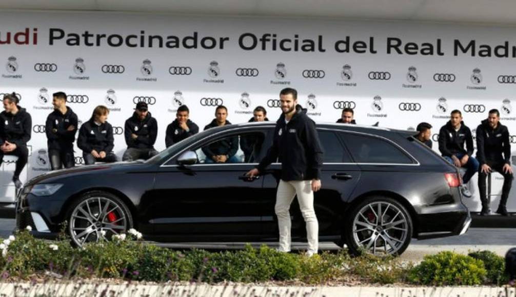 Nacho Fernández - El defensa optó por un Audi RS 6 performance 4.0 TFSI quattro tiptronic color negro Pantera con un valor de 143.700 euros.