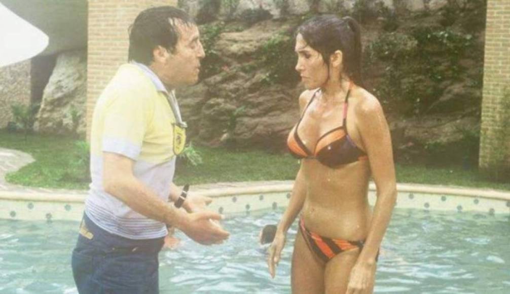 Roberto Gómez y Florinda Meza en una de las escenas de 'El Chanfle'. Hasta el día de hoy Florinda Meza recuerda con mucho cariño a su querida pareja 'Robert', como le decía ella.