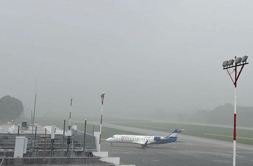 Aeropuertos cerrados en Honduras por lluvias de la tormenta Sara