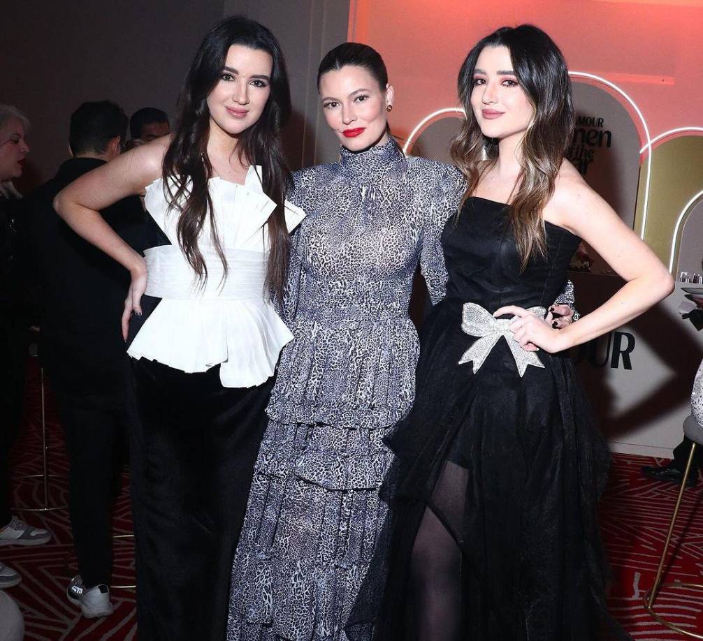 ”No soy nadie para dar consejos”: así fue el emotivo discurso de Ángela Aguilar