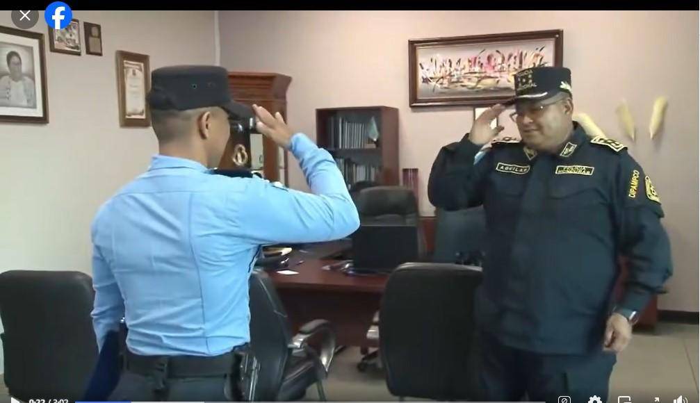 Evidentemente emocionado, Alejandro Rivas agradeció a la institución a que dijo amar.