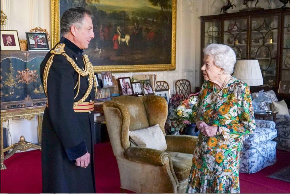 ¿Qué hacía exactamente la reina Isabel II?