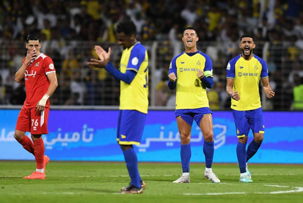 Show de Cristiano en Arabia con cuatro goles, récord y festejos