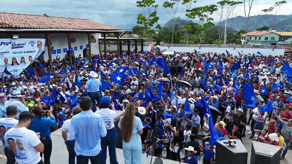 Tito Asfura promete un sistema de agua potable para Copán Ruinas