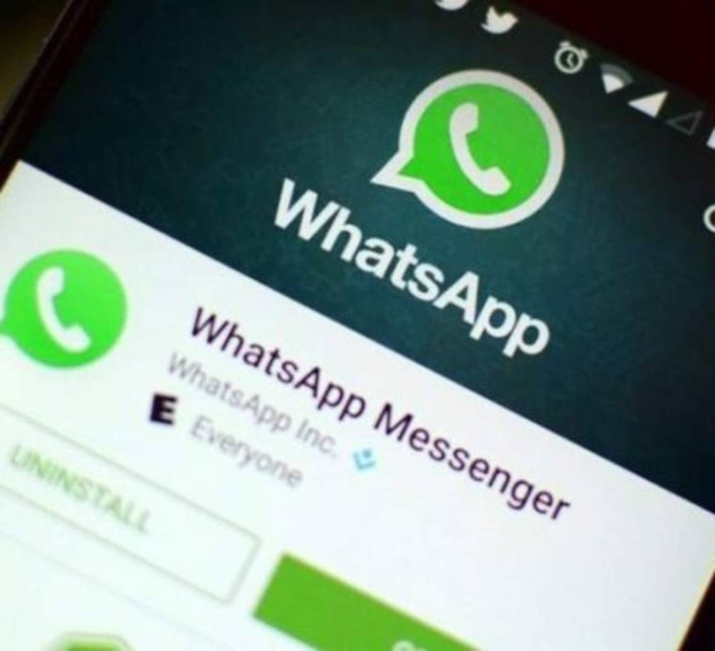 11. WhatsApp pone límite al reenvío de mensajes.<br/><br/>WhatsApp, servicio de mensajería propiedad de Facebook, limitará el reenvió de mensajes en todo el mundo para evitar la propagación de noticias falsas. Esta medida la tomará tras haber logrado resultados positivos en India.<br/><br/>Este servicio de mensajería mantenía un límite de reenvíos para 20 chats en la mayoría de países. Sin embargo, en la India, para frenar las fake news que provocaron muertes, impuso un límite de cinco. <br/><br/>En 2019, WhatsApp permitirá que un mensaje que haya enviado o recibido una pesona solo llegue a otras cinco para limitar el alcance.<br/><br/>Este filtro ya está funcionando en los teléfonos cuyos usuarios ya instalaron la última versión de WhatsApp.