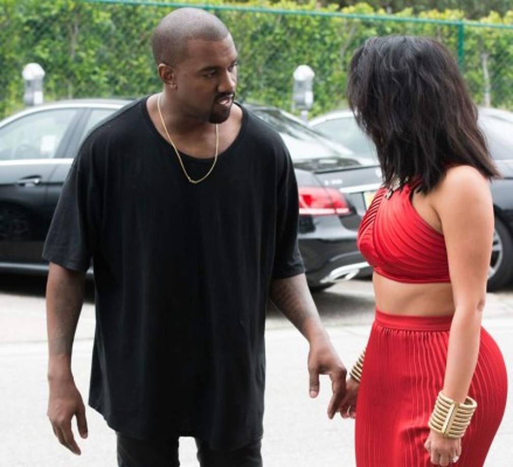 La Kardashian deslumbró con su look.