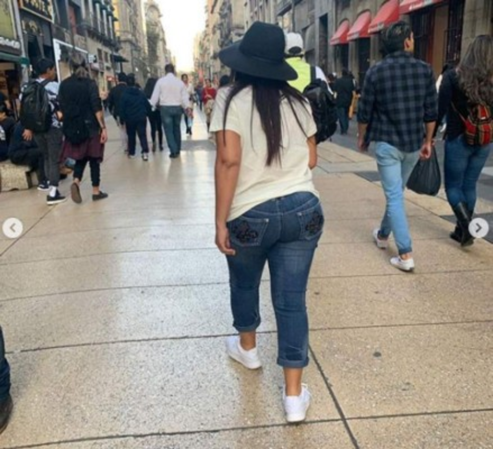 Algunos medios en México aseguran que 'La Chupitos’ no sólo perdió unos kilos de más, sino que también se operó gran parte del rostro y aumentó las tallas de su trasero y su busto.