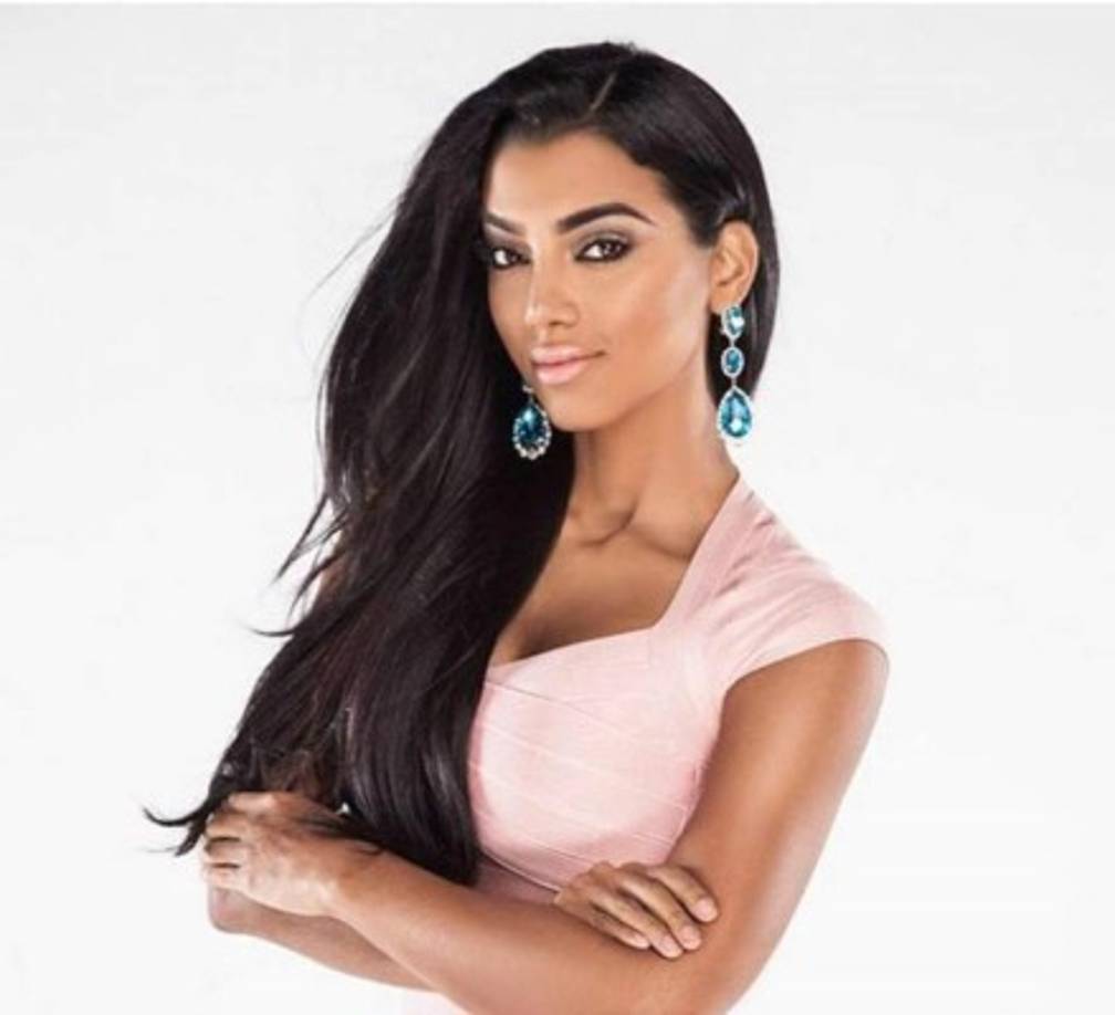 Elizabeth Coello-Miss Vargas.