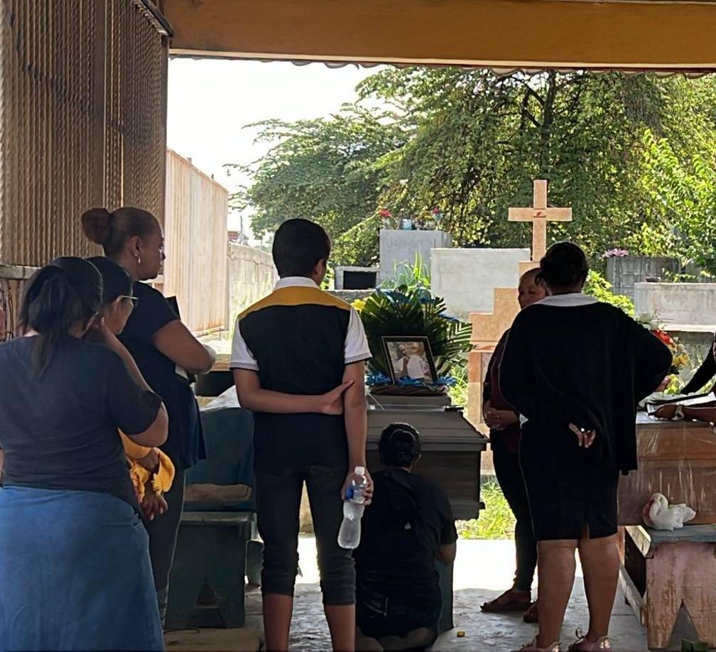 También fueron acribillados Michael Enrique Meza Lara (de 20) de oficio agricultor y Adán García Pérez (de 42) de oficio albañil.