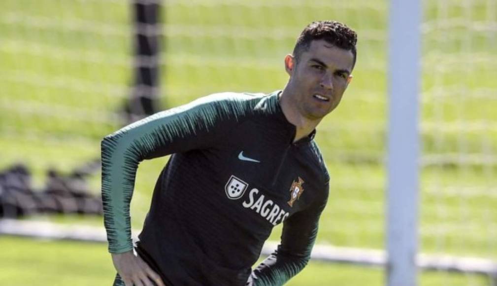 Cristiano evitará el próximo verano pasar por Estados Unidos, según informa el New York Times. La cuestión es 'eliminar el riesgo' de ser detenido por la denuncia por presunta violación que hay sobre él.