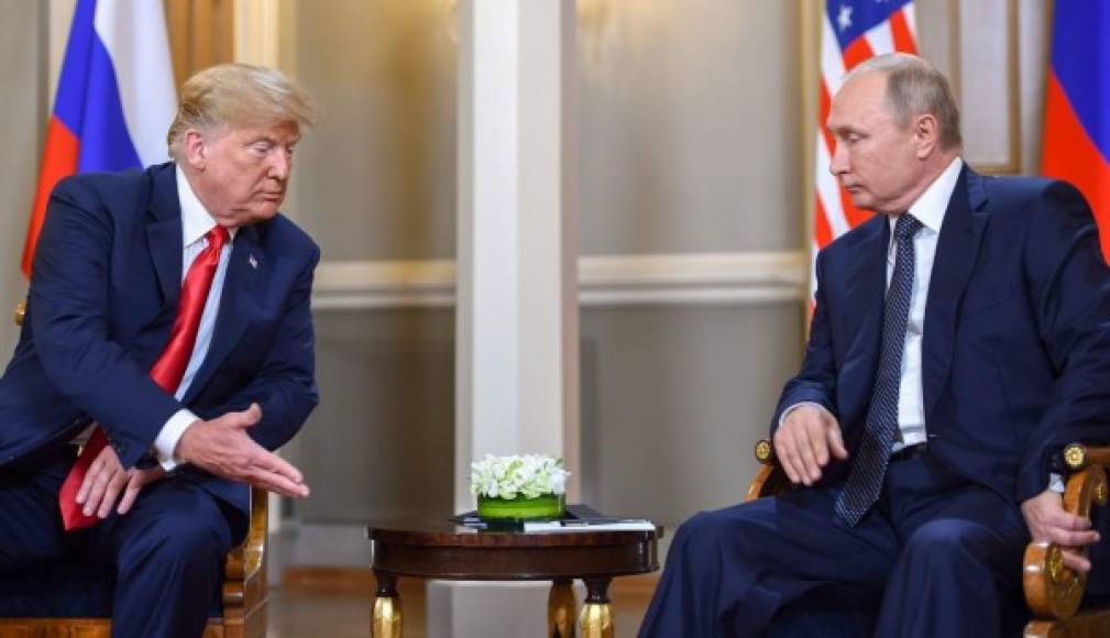 El presidente estadounidense Donald Trump, confeso admirador de su par ruso, Vladimir Putin, expresó su interés en lograr una relación 'extraordinaria' con el Kremlin durante una histórica cumbre bilateral en Helsinki.