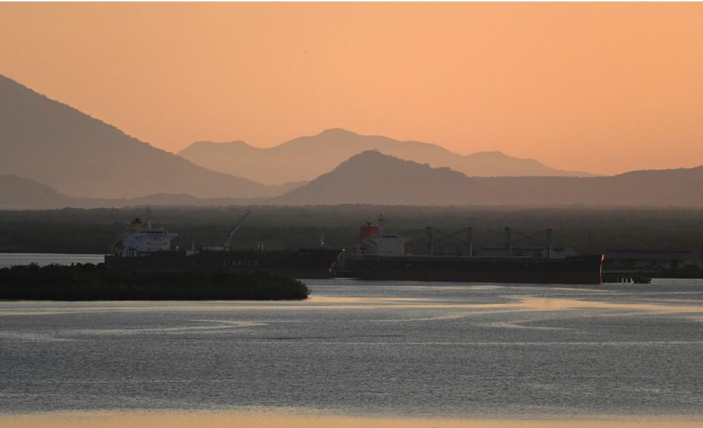 Un atardecer en la región de las camaroneras sureñas.