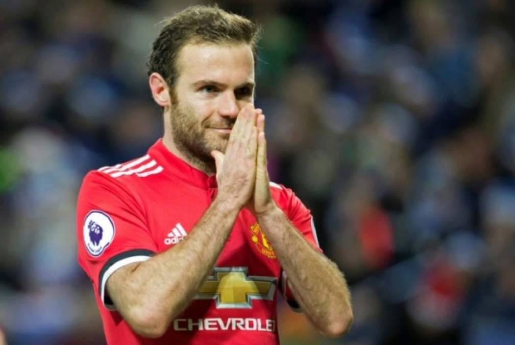 El centrocampista español Juan Mata termina contrato este mes e junio con el Manchester United. Sin embargo, el conjunto inglés le ha hecho una oferta de renovación por un año, pero el salario ofrecido es menor al que tenía hasta ahora. Foto AFP.