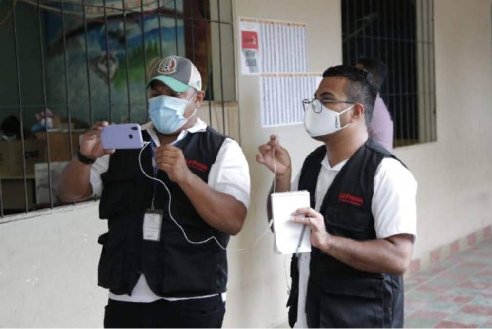 Grupo Opsa una vez más demostró su liderazgo en el campo de las comunicaiones en Honduras al desplegar un talentoso equipo de periodistas, fotógrafos y camarógrafos en toda Honduras. En la imagen, el fotógrafo Melvin Cubas y Josué Cárcamo viajaron hasta Santa Bárbara para la cobertura de las elecciones primarias 2021.