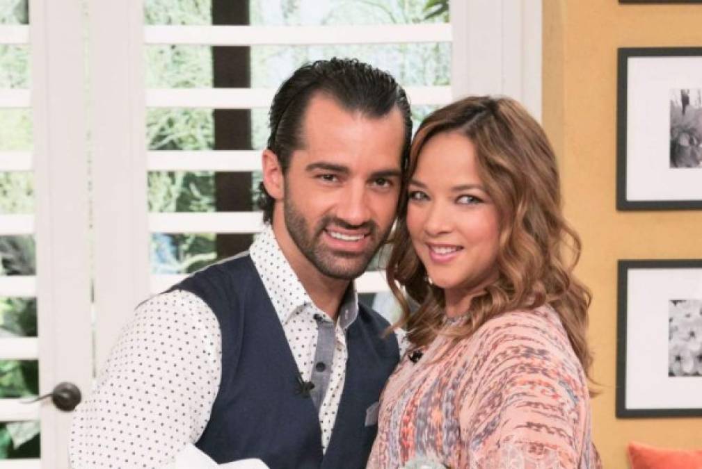 La presentadora puertorriqueña Adamari López concedió una entrevista a la revista People en Español y dio detalles sobre su separación con el bailarín Toni Costa, con quien tuvo una sólida relación durante 10 años.