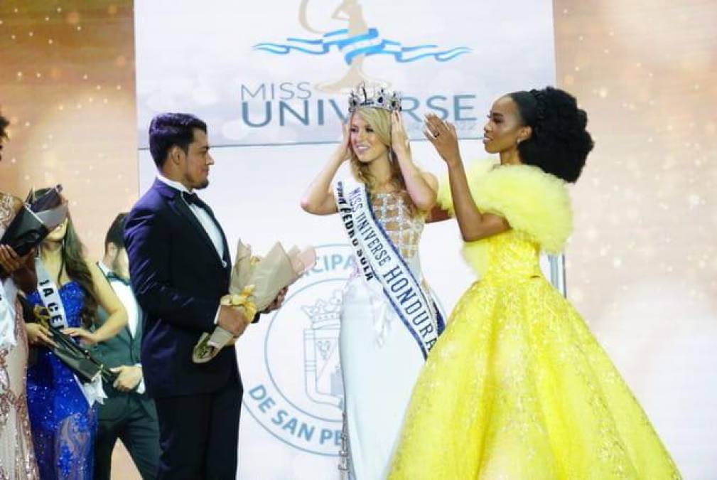 El evento, el cual se realizó en la Plaza de las Banderas, dejó a Rebeca Rodríguez, de San Pedro Sula, como la nueva Miss Honduras Universo 2022. 