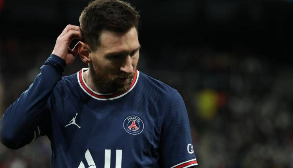 Messi también le habría pedido un aumento hace unos meses al PSG y en el club parisino le señalaron que no era posible acceder a dicha petición.