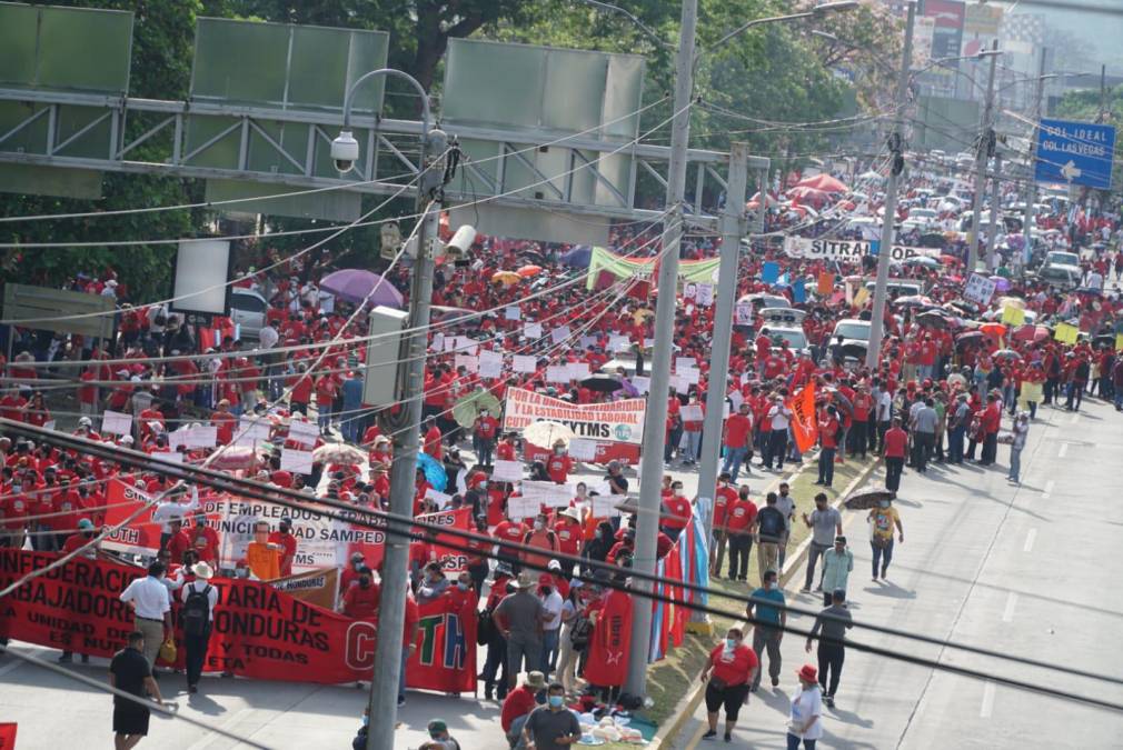 Marcha del Día del Trabajador en San Pedro Sula. Fotos: José Cantarero / La Prensa