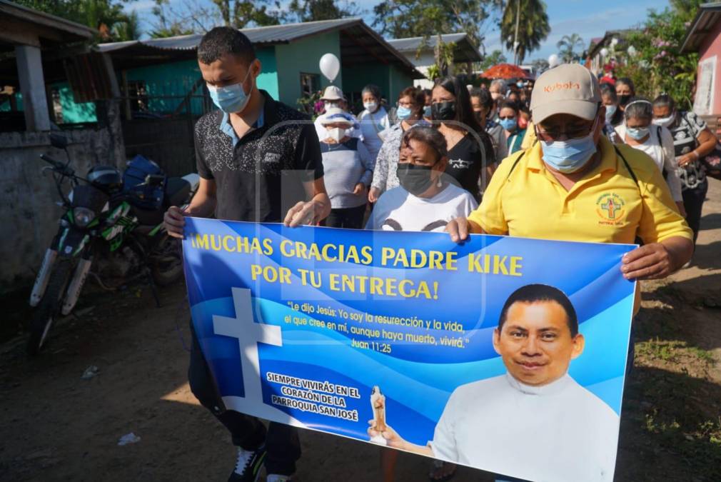 El padre José Enrique Vásquez, de 47 años de edad, cumpliría en octubre próximo los 19 años de ordenación sacerdotal.