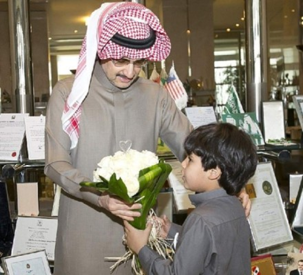 Luego, en 2013, demandó a la revista Forbes por subestimar su fortuna.