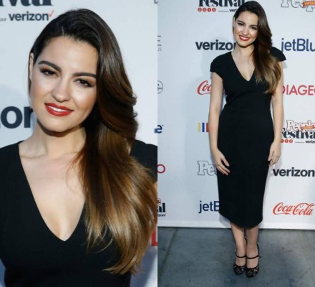 Maite Perroni llegó vestida completamente de negro.