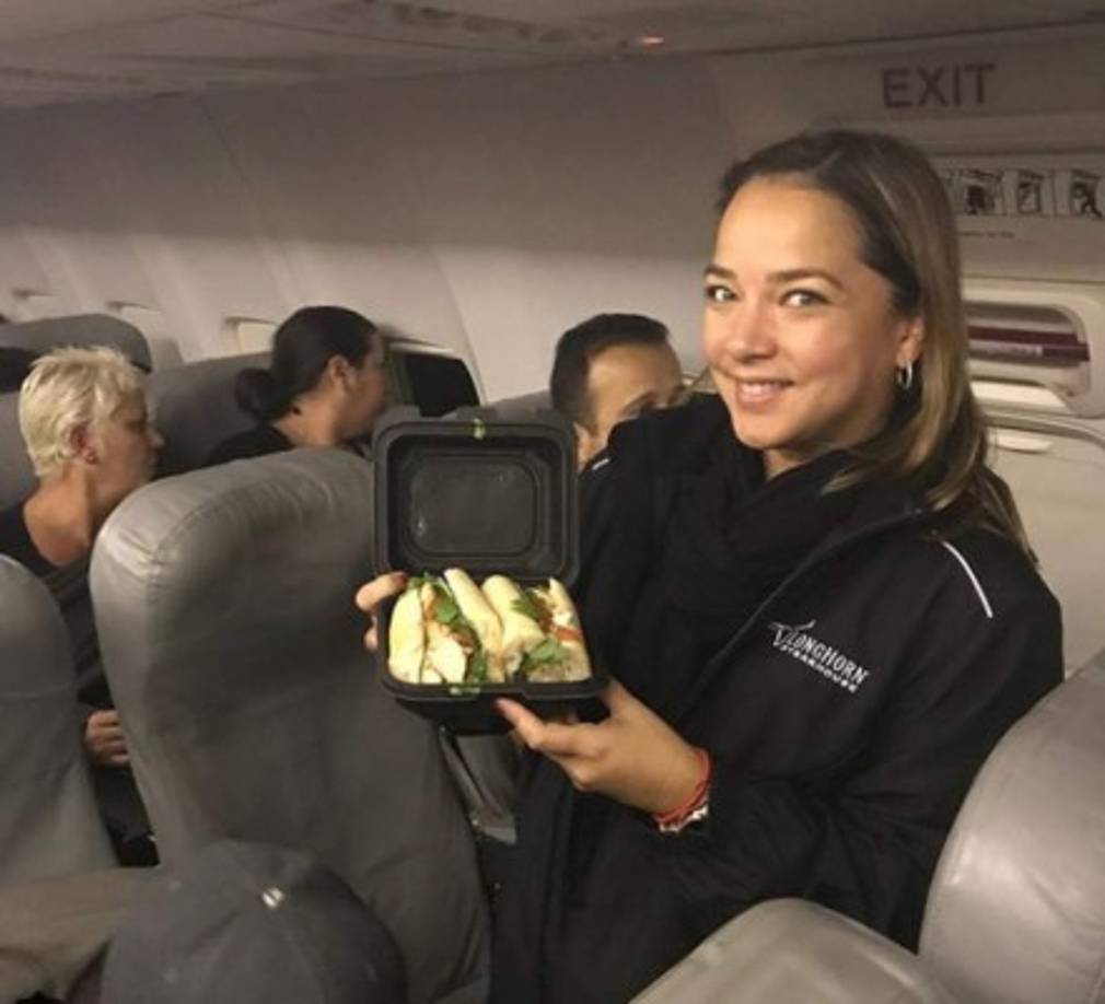 Adamari también incluye buena alimentación, y seguirá luchando para llegar a las 115 libras de peso de forma sana y no por complacer a los demás.