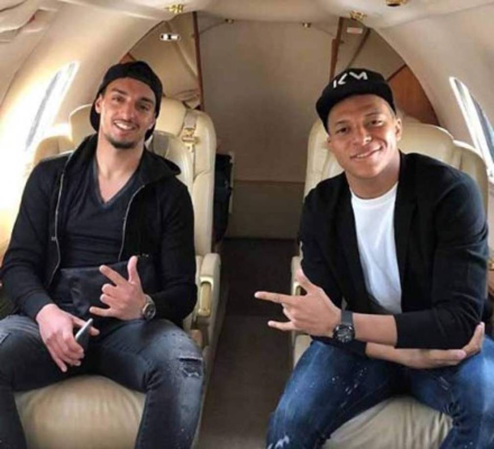 Otra de las condiciones de Mbappé es contar con un avión privado para disfrutar de sus ratos libres y vacaciones.