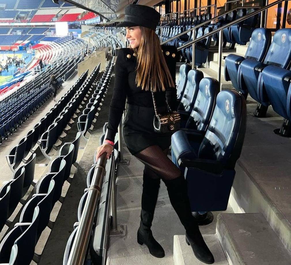 Antonela presenció en vivo los abucheos a su amado esposo.