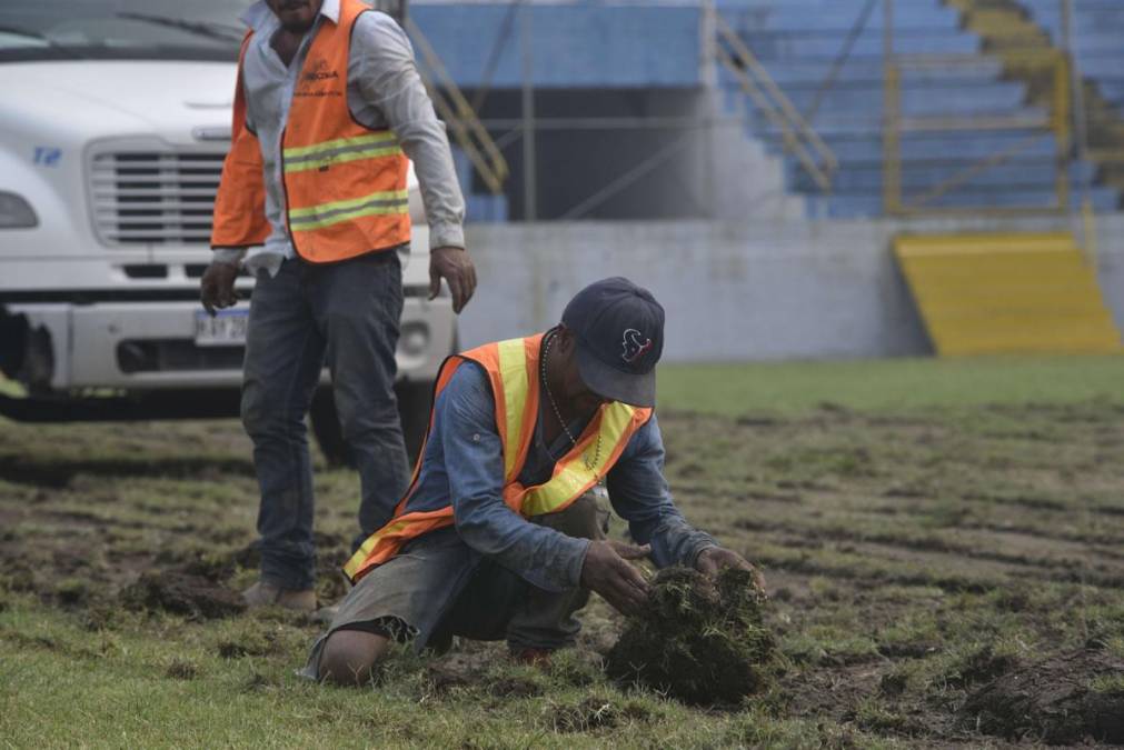 Impresiona verlo: Así luce el estadio Morazán sin la grama vieja