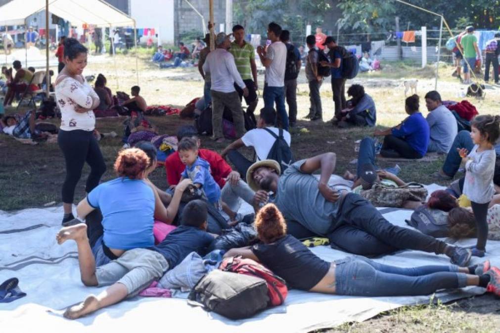 En tanto, del lado de Guatemala, el Gobierno se coordinó con organismos internacionales para establecer unidades médicas y campamentos emergentes ante la saturación de la Casa del Migrante, con capacidad para 400 personas, expuso Ramiro Quezada, especialista de salud del Fondo de las Naciones Unidas para la Infancia (Unicef).