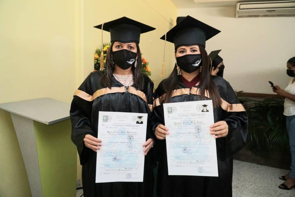 Centro Politécnico del Norte gradua a 55 estudiantes