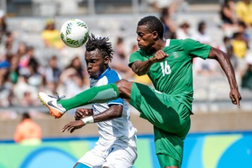 El lateral izquierdo Stanley Amuzie (20 años) ficha por la Sampdoria. El internacional nigeriano, que fue medalla de bronce en Rio 2016 con las 'Águilas negras', llega libre tras finalizar su contrato con el Olhanense portugués.