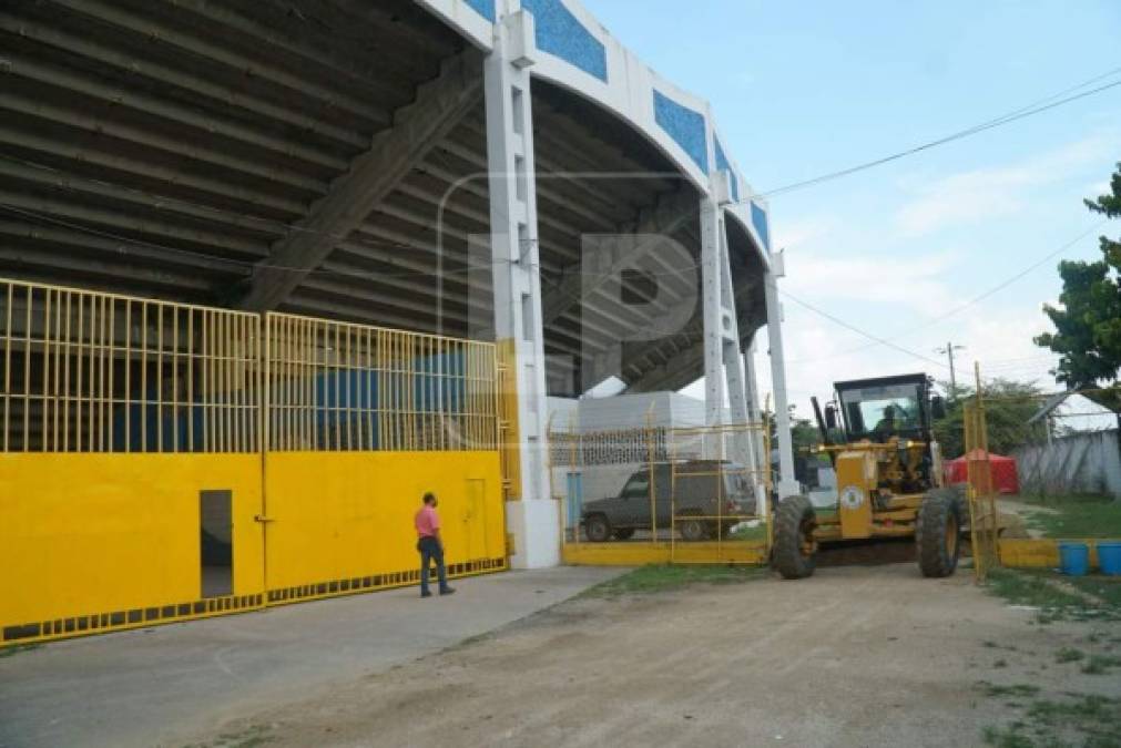 Autoridades municipales han puesto manos a la obra para que el estadio Olímpico luzca en excelentes condiciones.